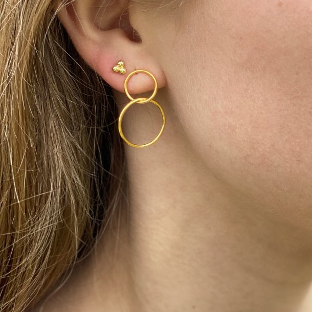Connected earrings