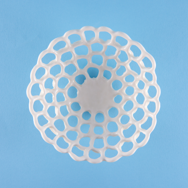 Lacetray in white porcelain