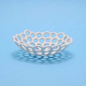 Lacetray in white porcelain