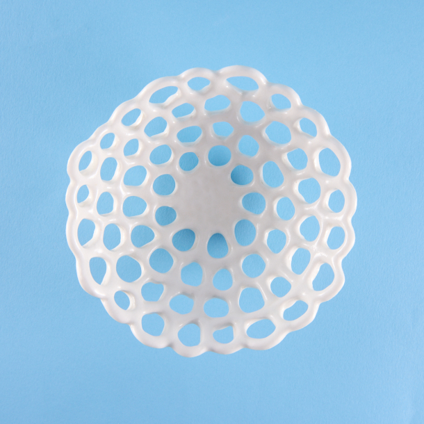 Lacetray in white porcelain